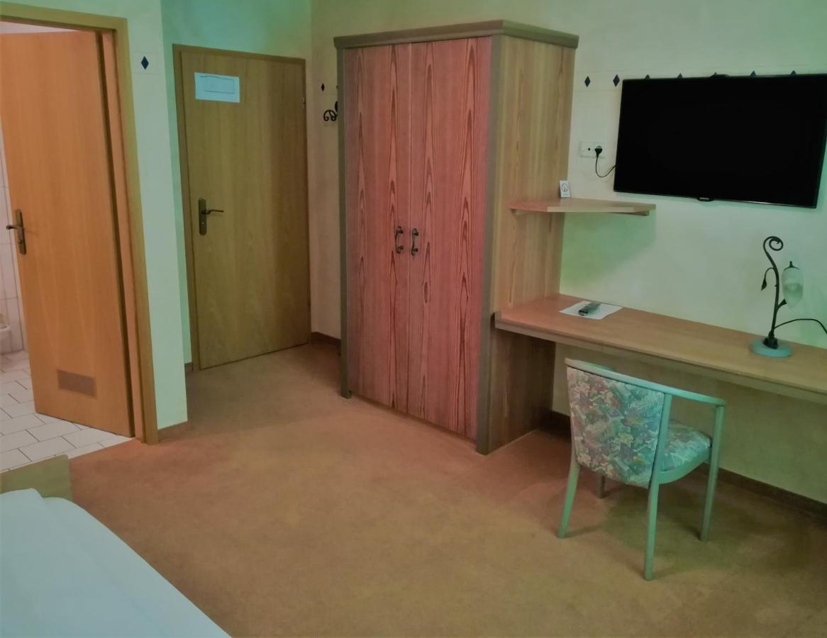 Landgasthof Schwarz Windsbach Екстериор снимка
